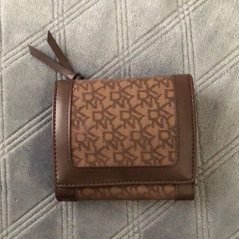 DKNY Signature Trifold Wallet